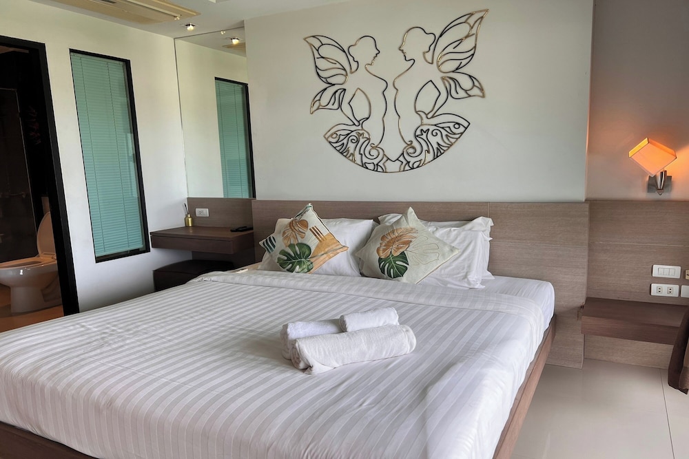 Superior Room, Sea View - Photo 11