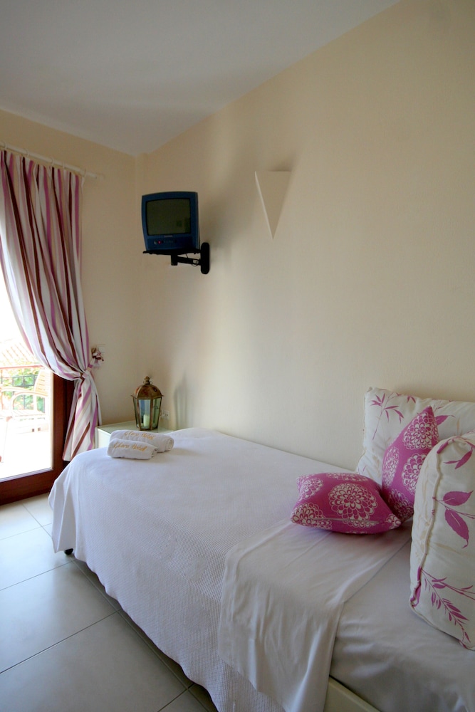 Family Apartment, 2 Bedrooms, Connecting Rooms, Sea Facing photo 3