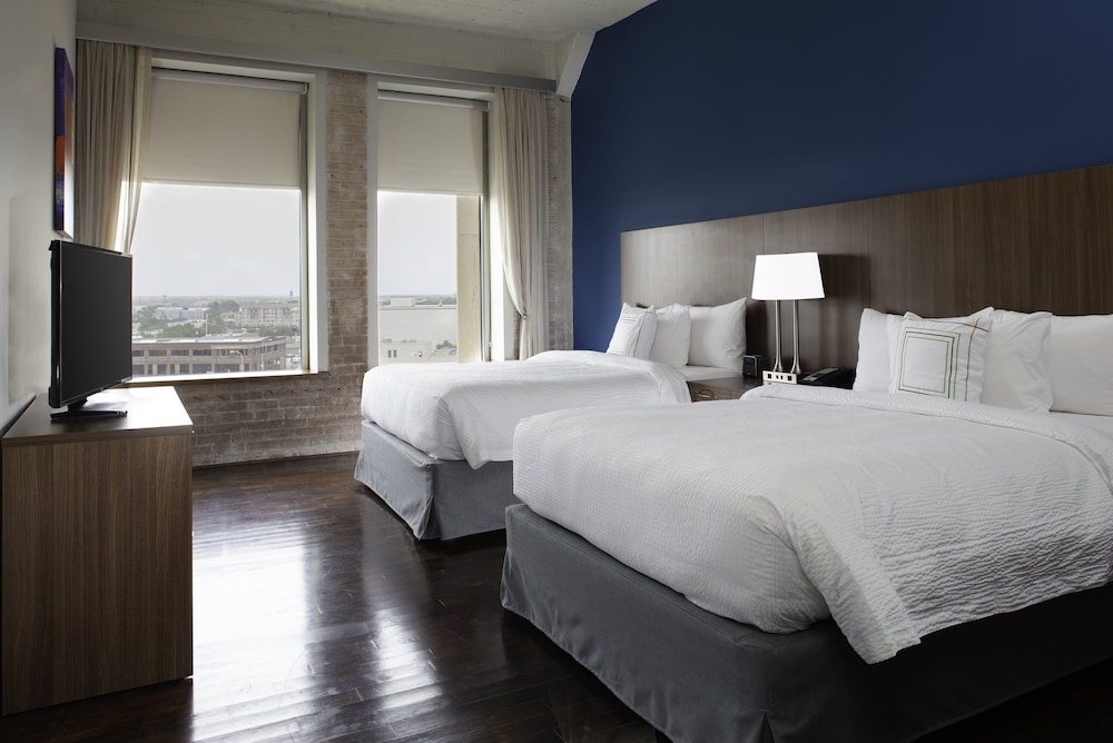 Studio, Multiple Beds (Mobility Accessible, Roll-In Shower) photo 3