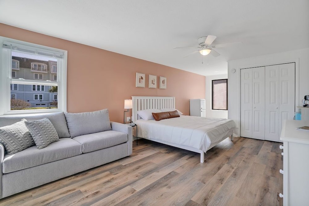 King Room with Sofa Bed photo 1