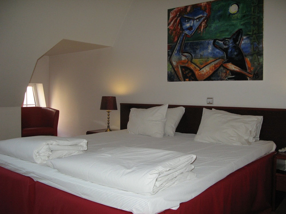 Double or Twin Room - Photo 2