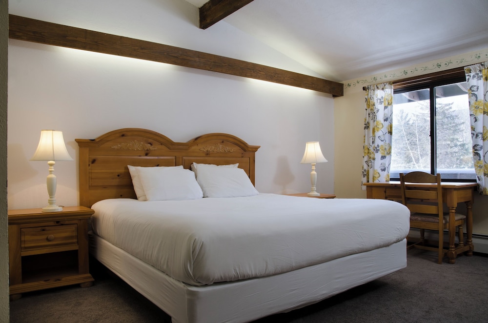 Deluxe Room - King photo 1