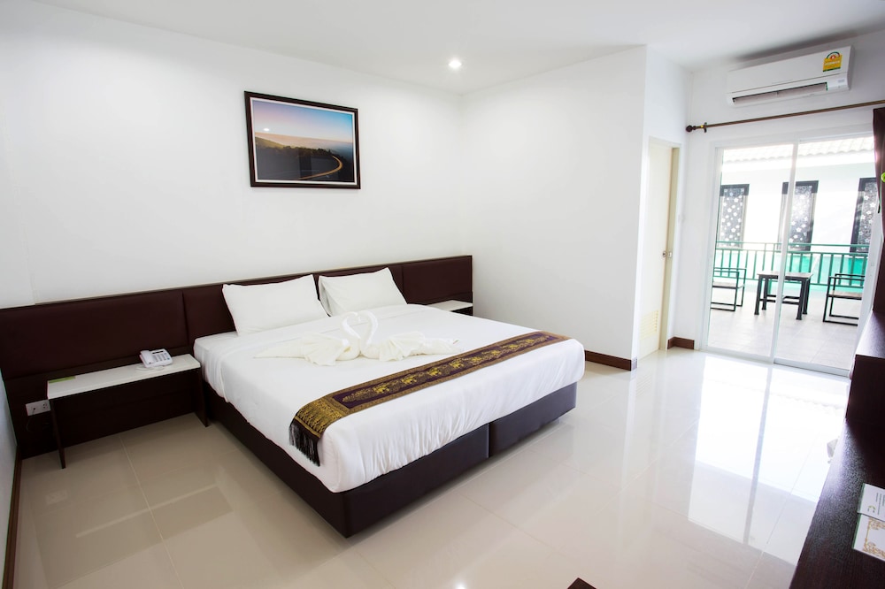 Standard Room, 1 King Bed photo 2