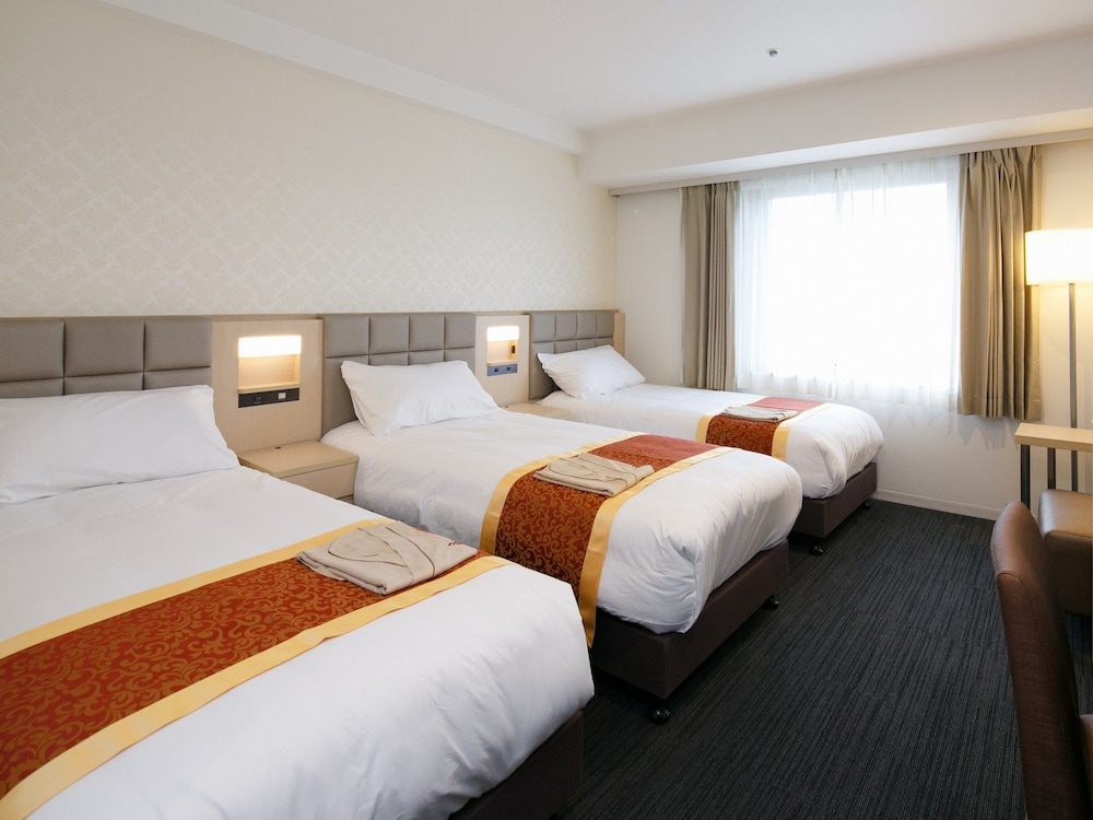 [Non-Smoking] Basic Twin Room/Partial River View (For 3 People) photo 1
