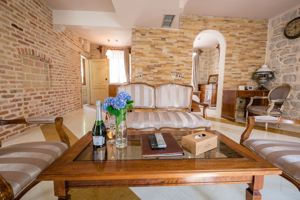 Standard Apartment, 2 Bedrooms, Balcony photo 2