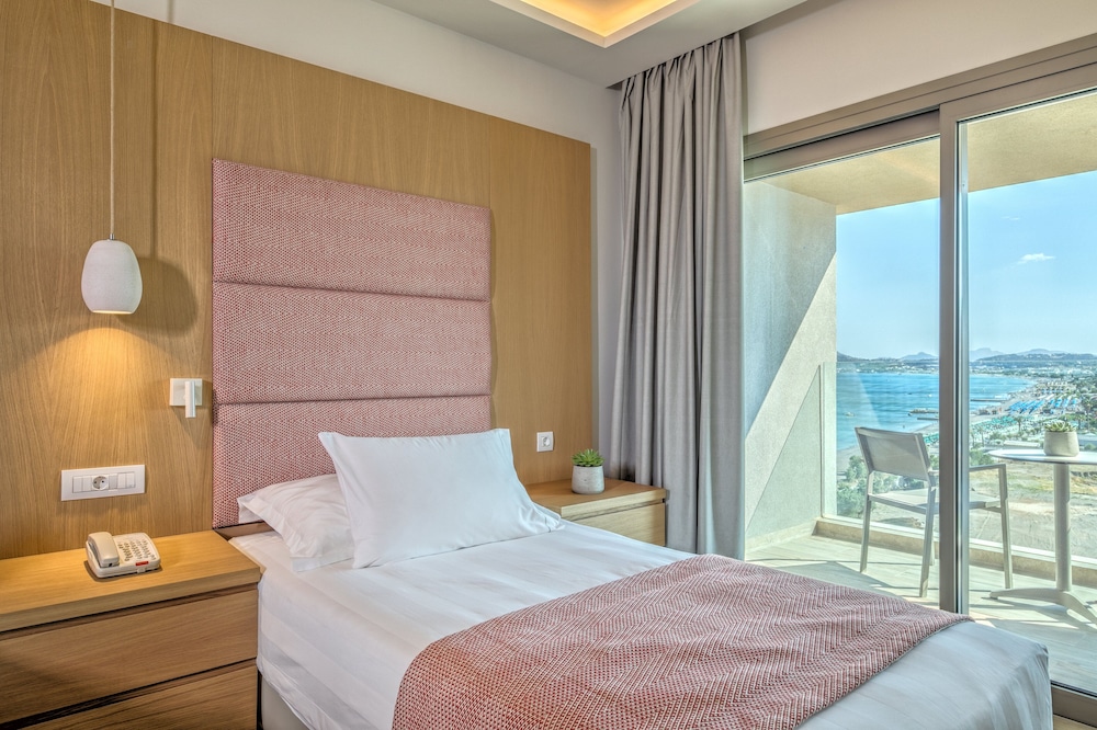 Triple Room Side Sea View photo 1