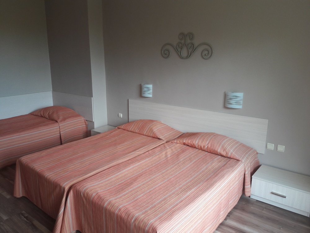 Standard Triple Room - Photo 4