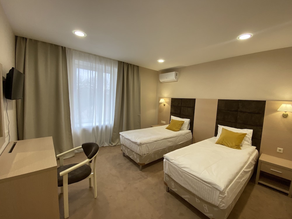 Business Twin Room photo 2