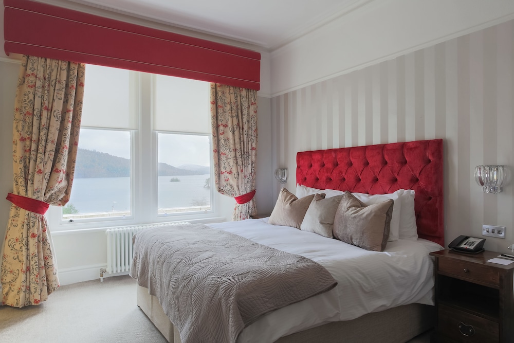 Signature Suite with Lake View - Photo 2