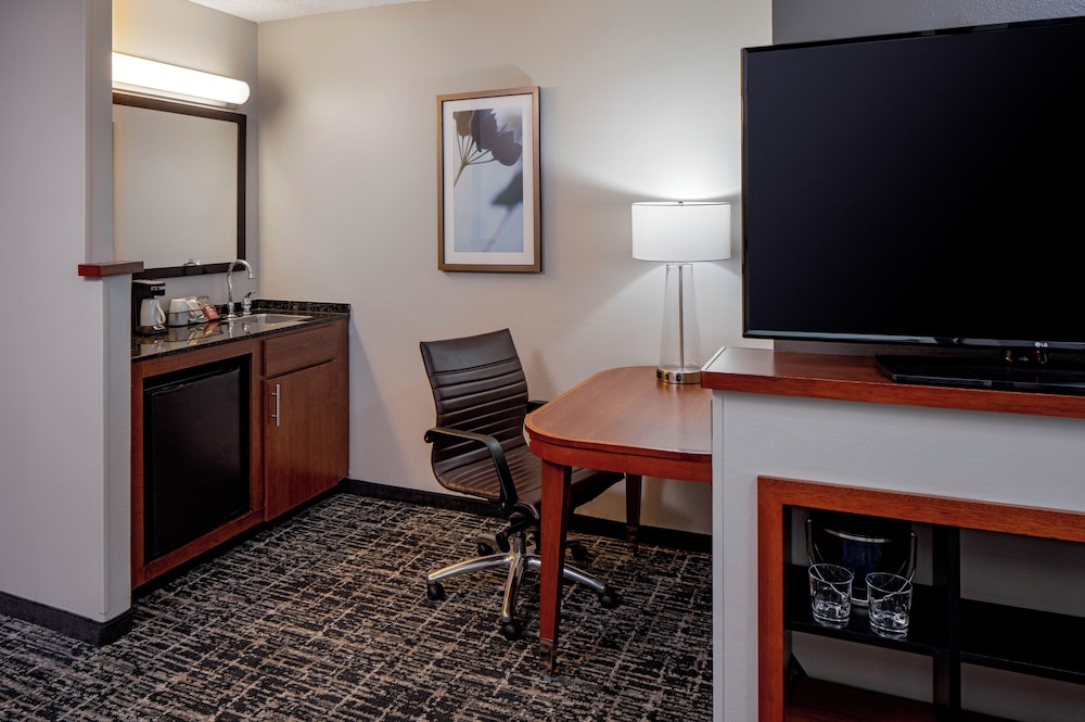 Room, 2 Double Beds - Photo 3