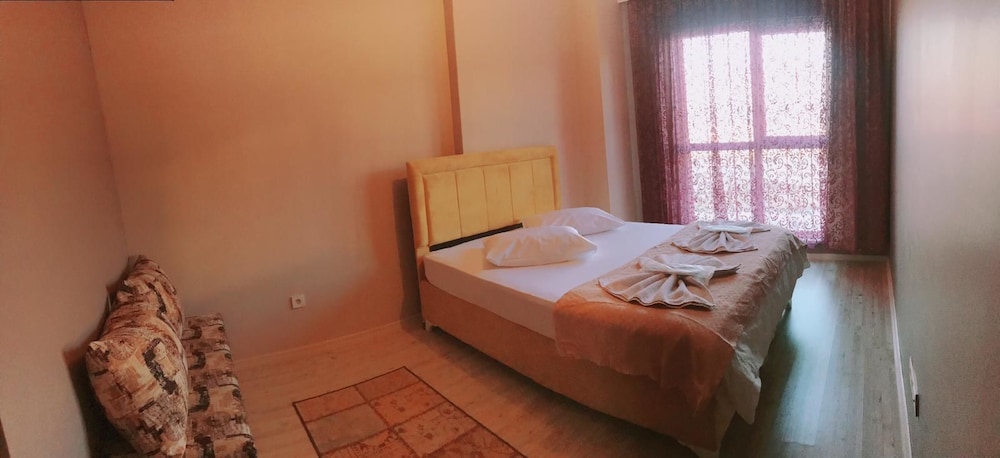 Apartment photo 2