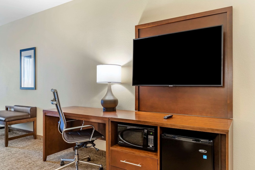 Suite, 2 Queen Beds, Accessible, Non Smoking  with sofabed - Photo 3