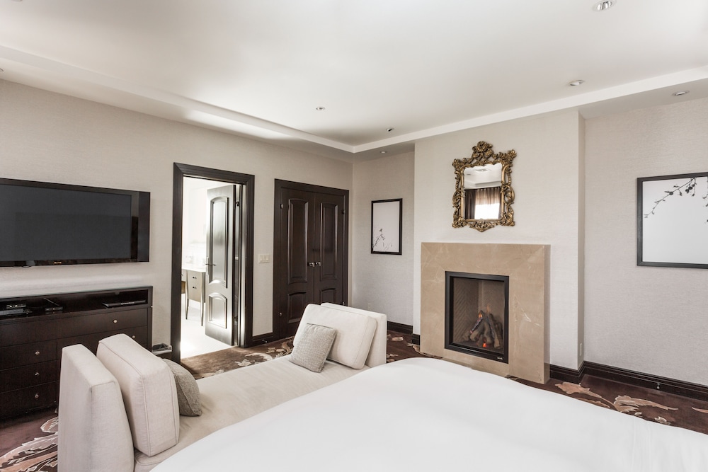Apartment, 2 Bedrooms, Kitchen, Mountain View - Photo 1