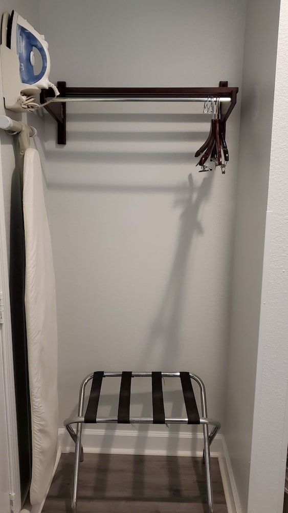 Honeymoon Studio Suite, 1 King Bed, Non Smoking, Jetted Tub photo 2