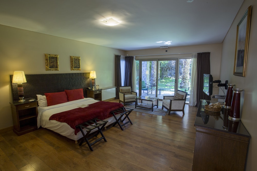 Deluxe Studio Suite