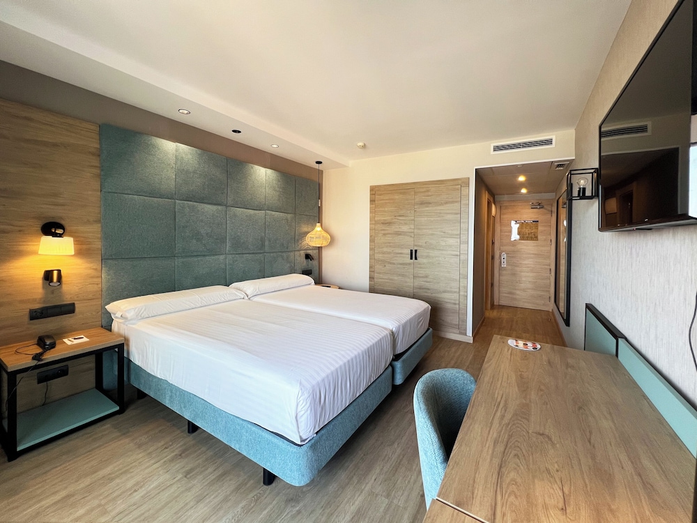 Superior Room (With Views) - Photo 1