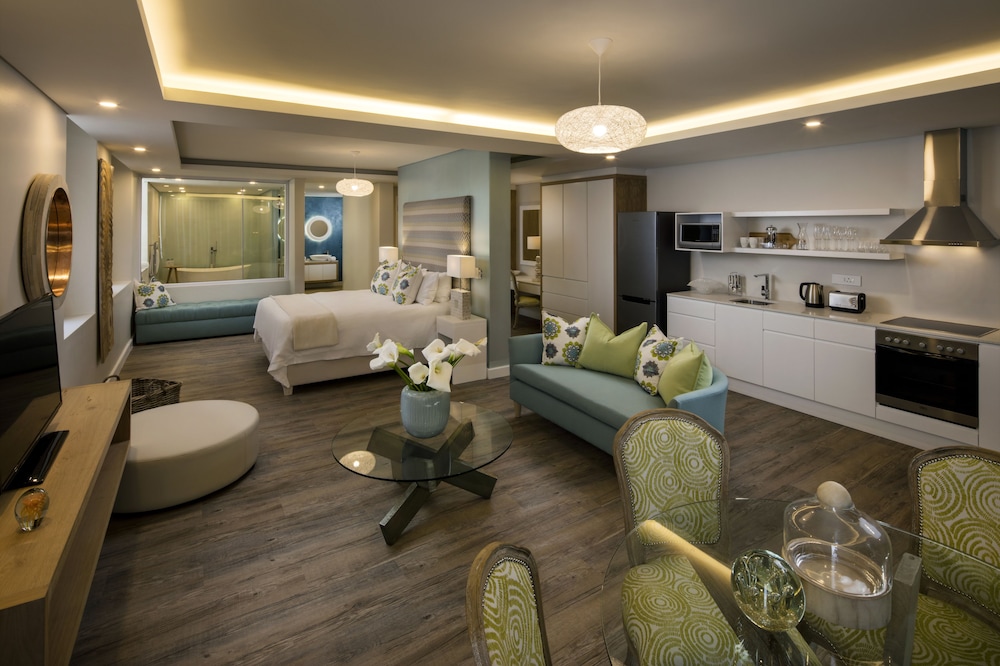 Superior Non Sea Facing Suite photo 2