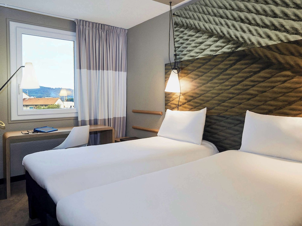Standard Double Room, 1 Double Bed with Sofa bed - Photo 5