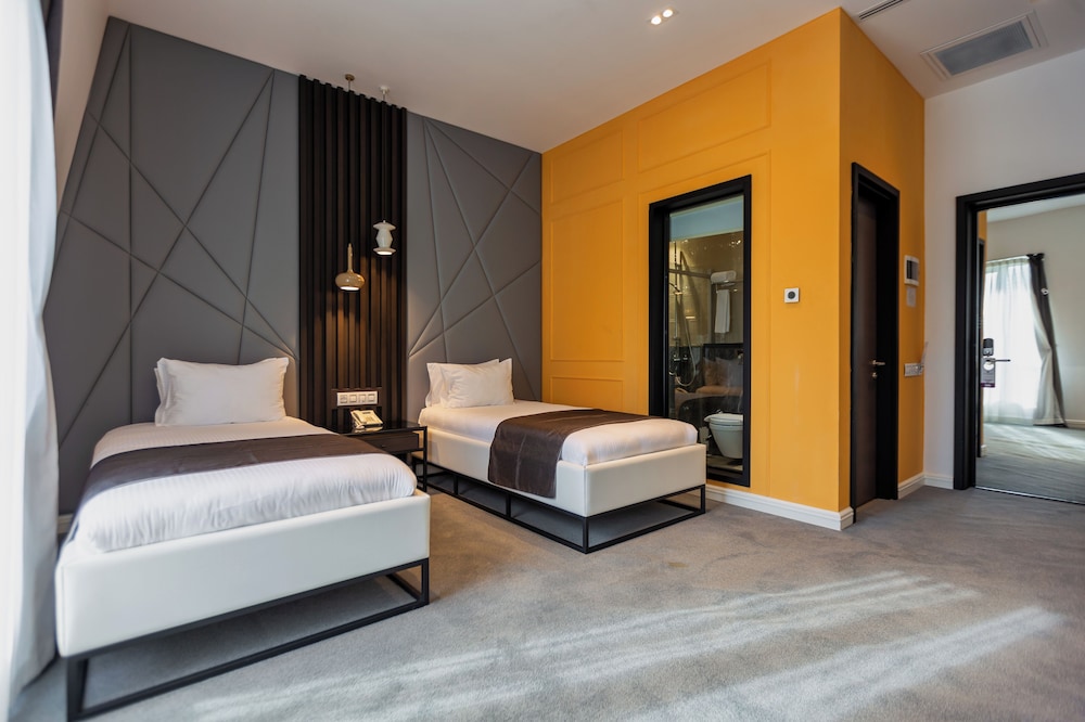 Standard Double or Twin Room - Photo 1