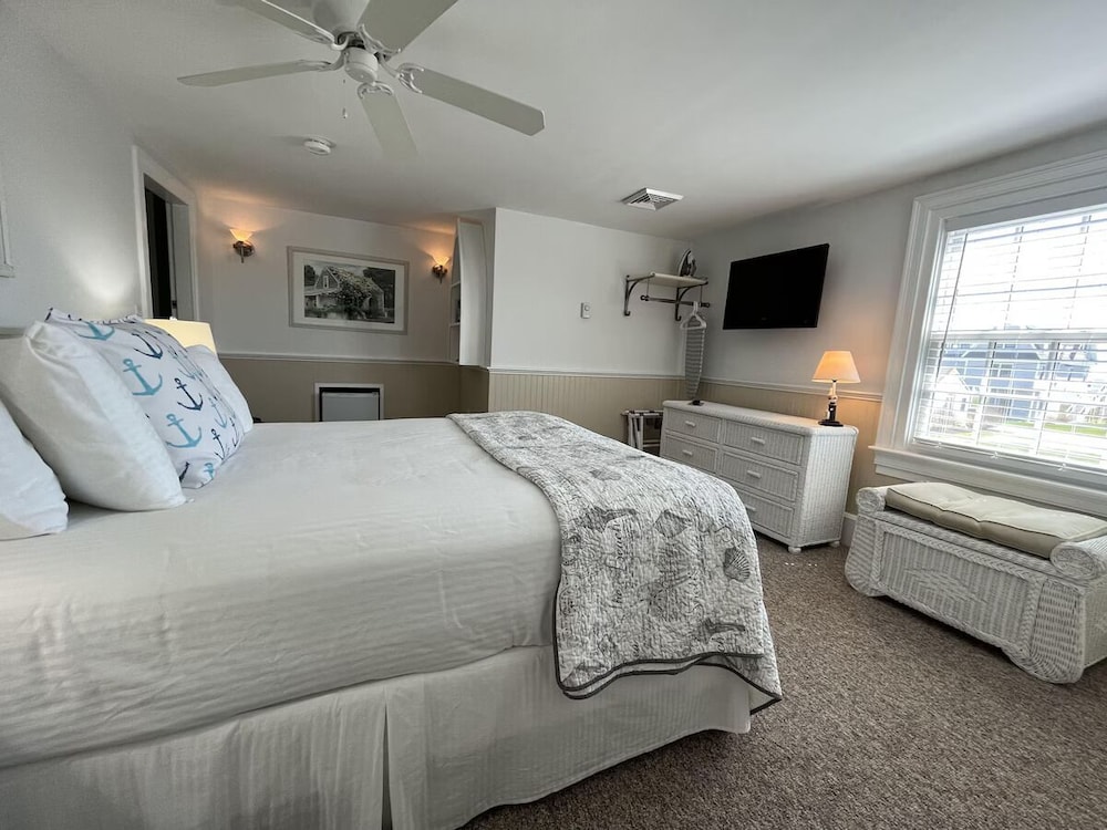 Queen Waterview