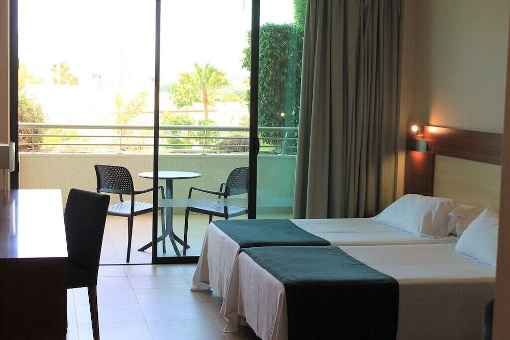 Quadruple Room, Terrace, Pool View (3 Adults + 1 Child) photo 2