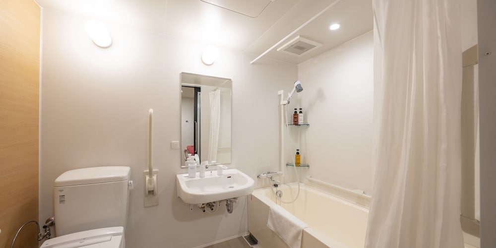 Universal Twin Room, Non Smoking - Photo 4