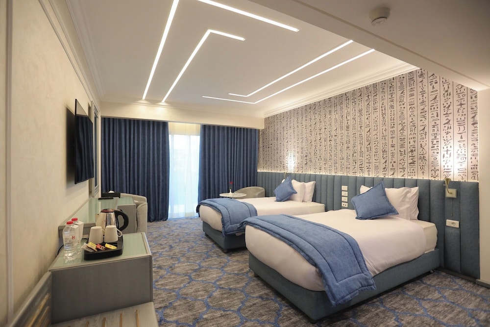 Deluxe Twin Room-Anubis