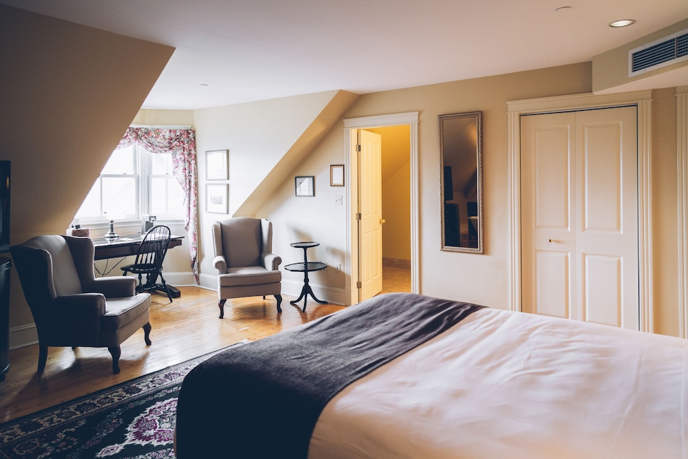 Deluxe Room, 1 Queen Bed - Photo 3