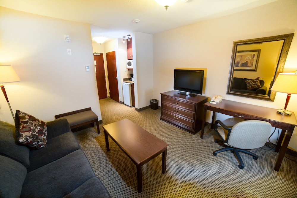 Suite, 1 King Bed, Accessible (Mobility) - Photo 2