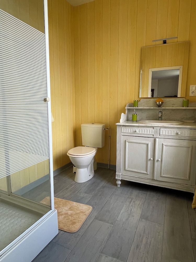 Yellow Double Room photo 3
