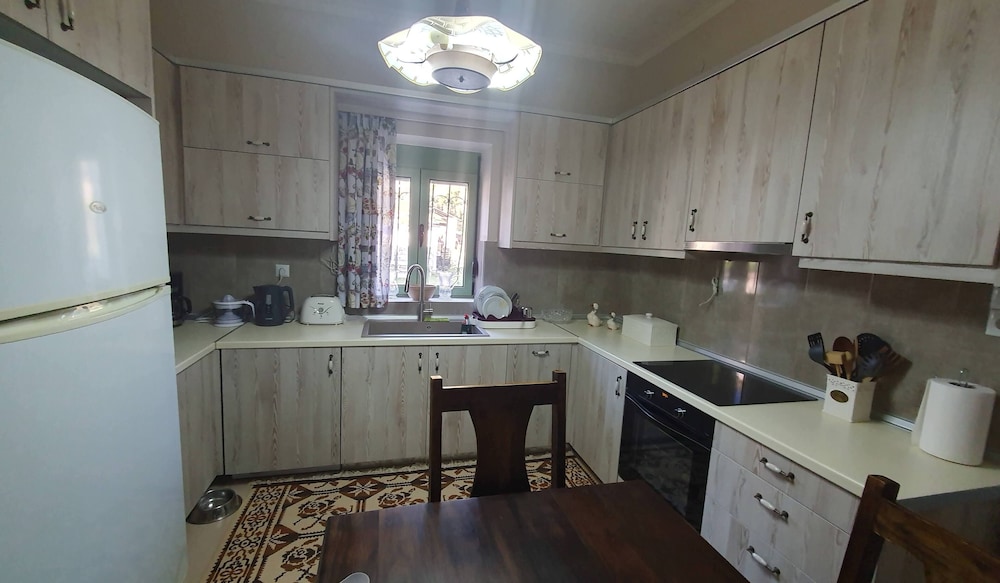Traditional House, Multiple Beds, Mountain View photo 3