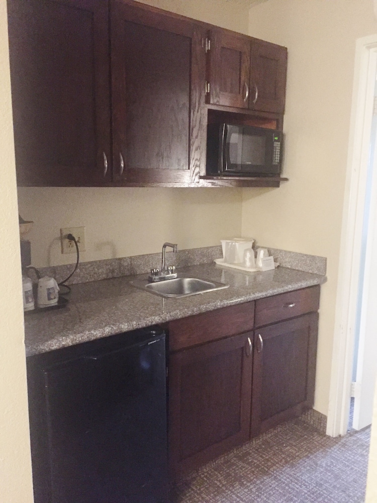 Suite, 2 Queen Beds, Non Smoking - Photo 6