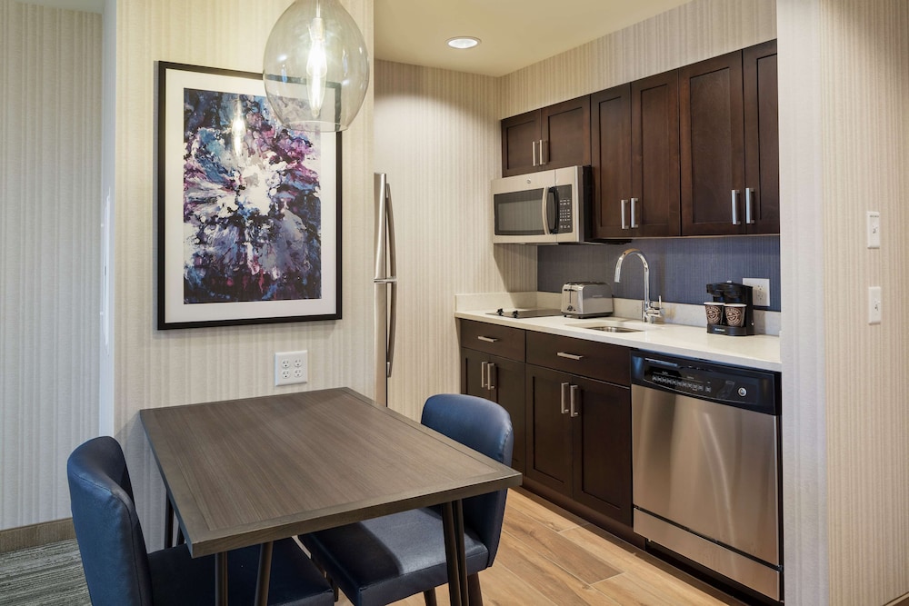 Suite, 2 Queen Beds, Accessible (Hearing) photo 2