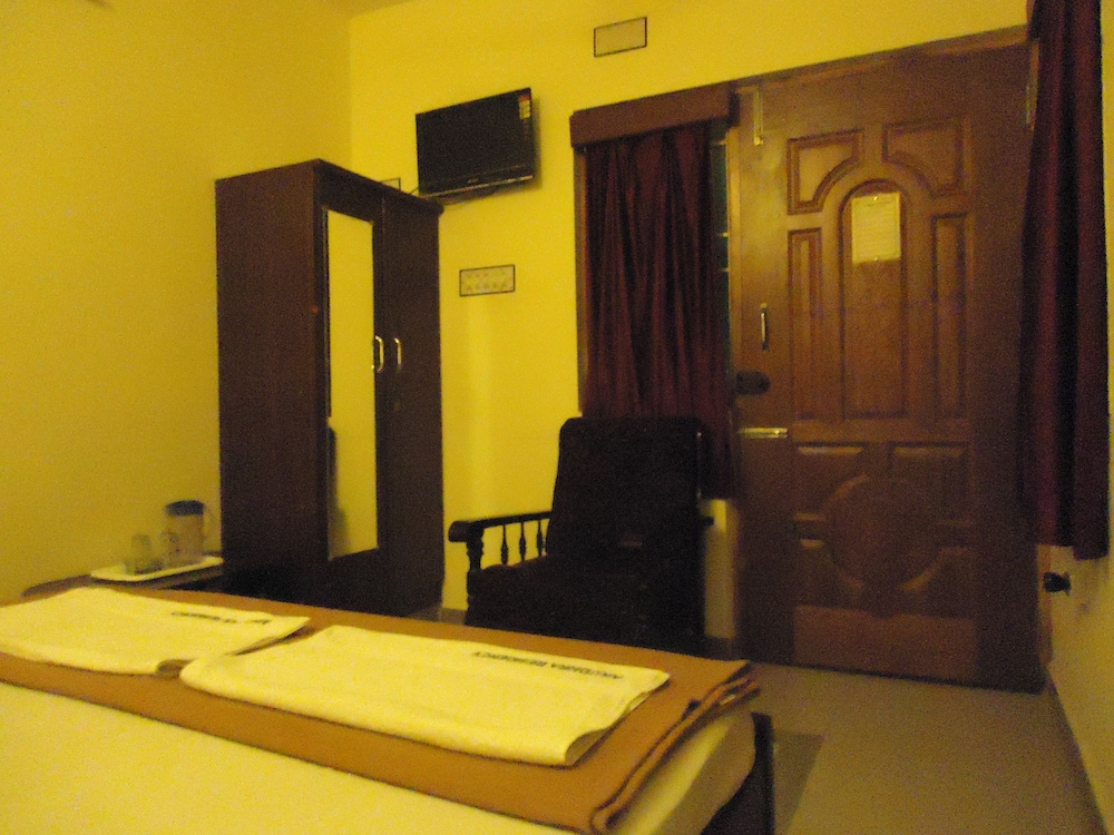 Double Bedroom AC photo 1