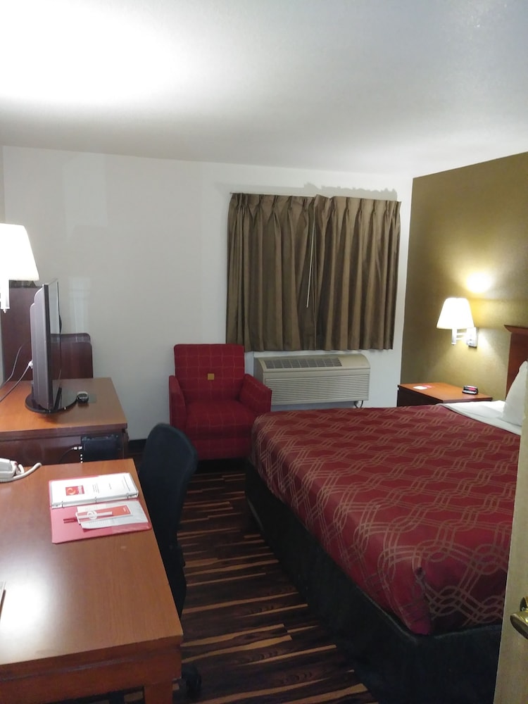 Room, 1 King Bed - Photo 7