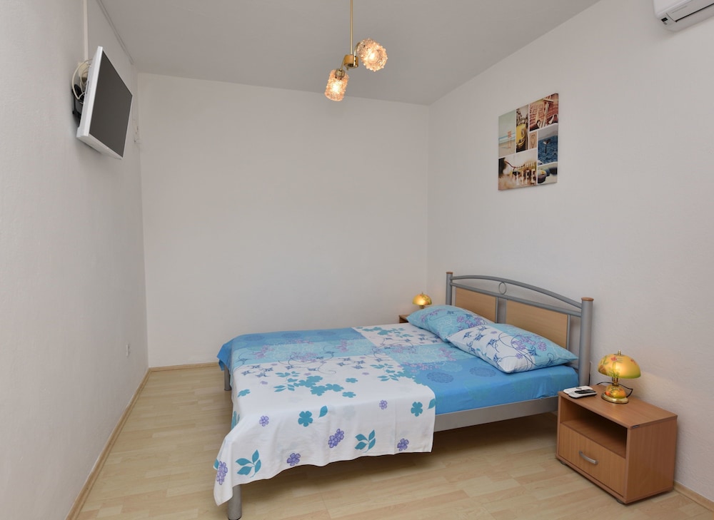 Apartment (A1)