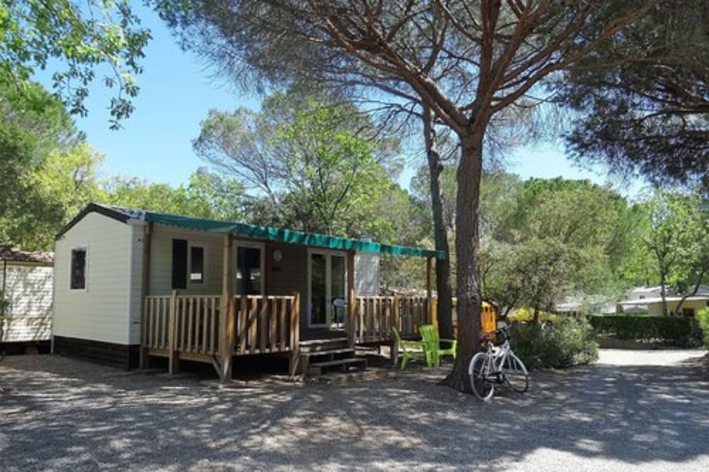 Deluxe Chalet, Multiple Bedrooms, Non Smoking, Lanai photo 2
