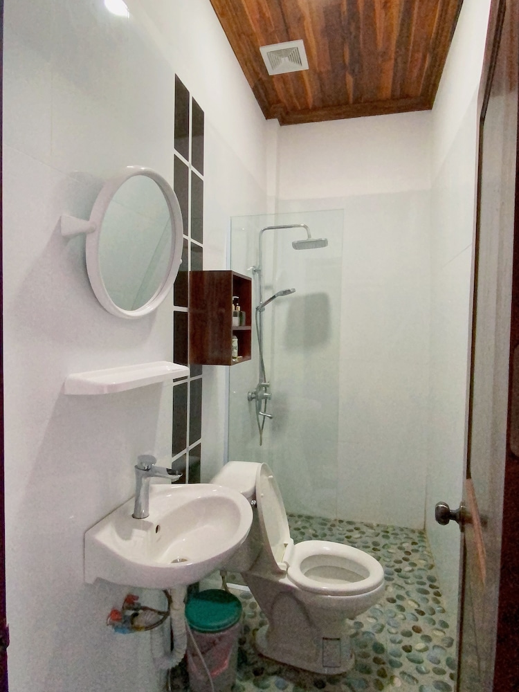 Interconnecting Room with Private Balcony - Photo 7