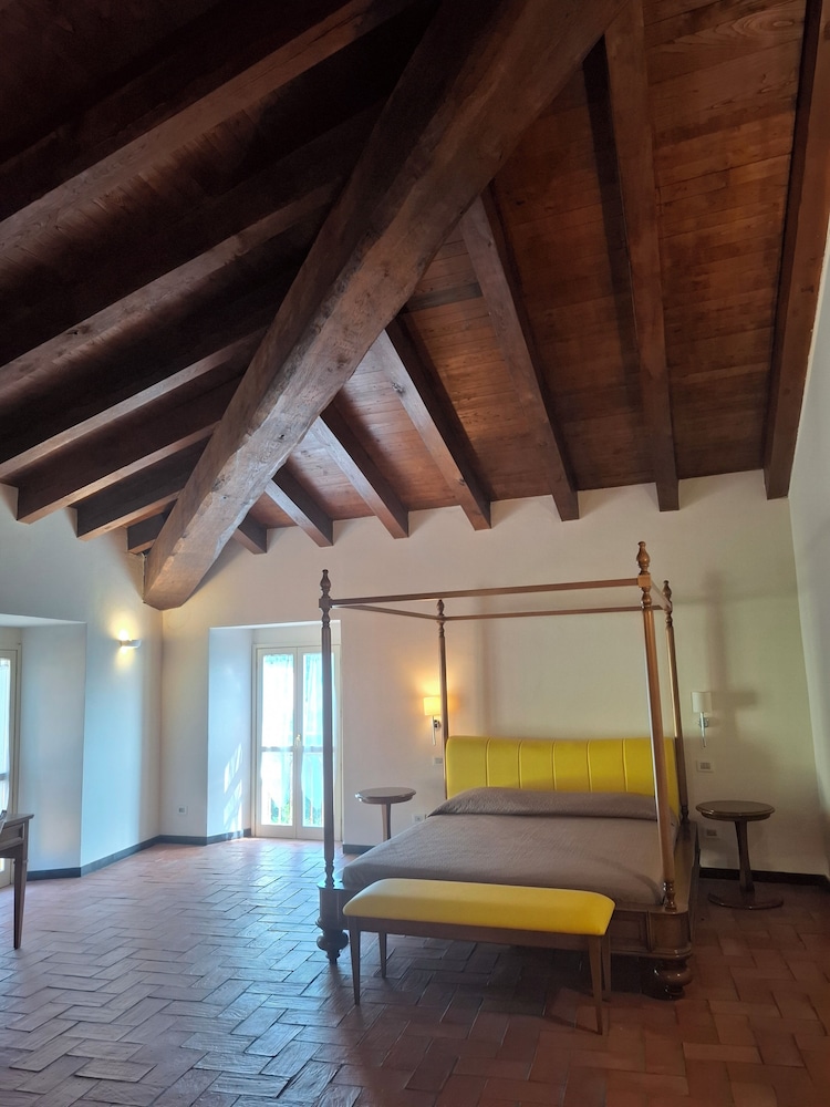 Deluxe Suite, Garden View