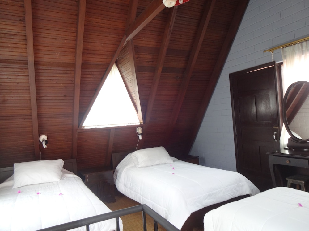 Family Cabin, Balcony