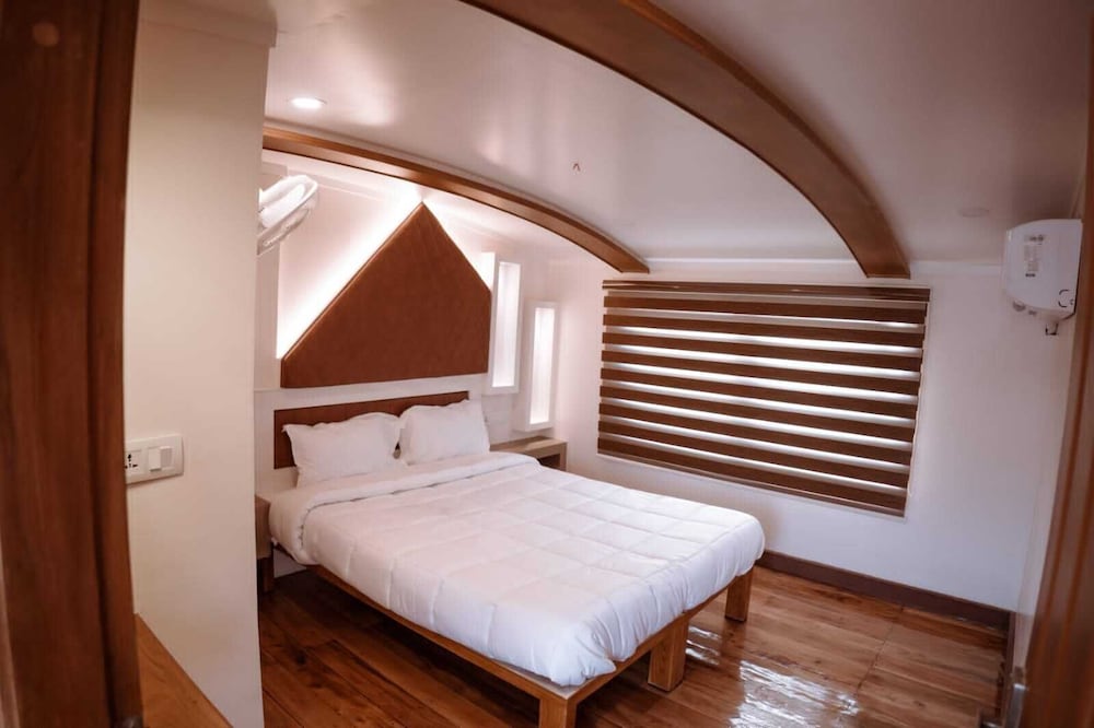 Deluxe Room In a Houseboat photo 3