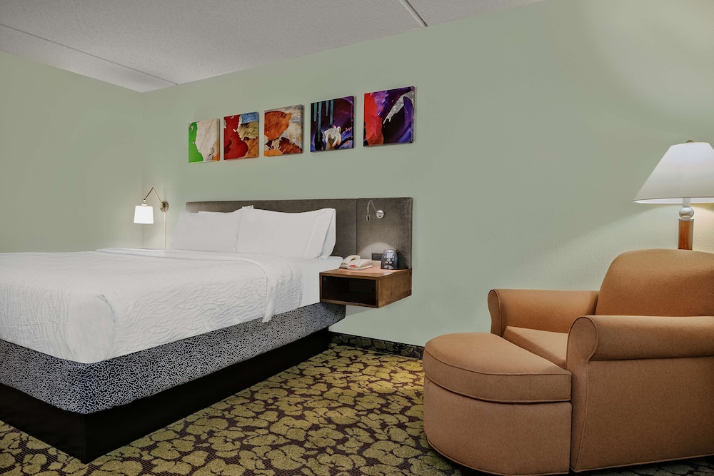 Standard Room, Non Smoking - Photo 4