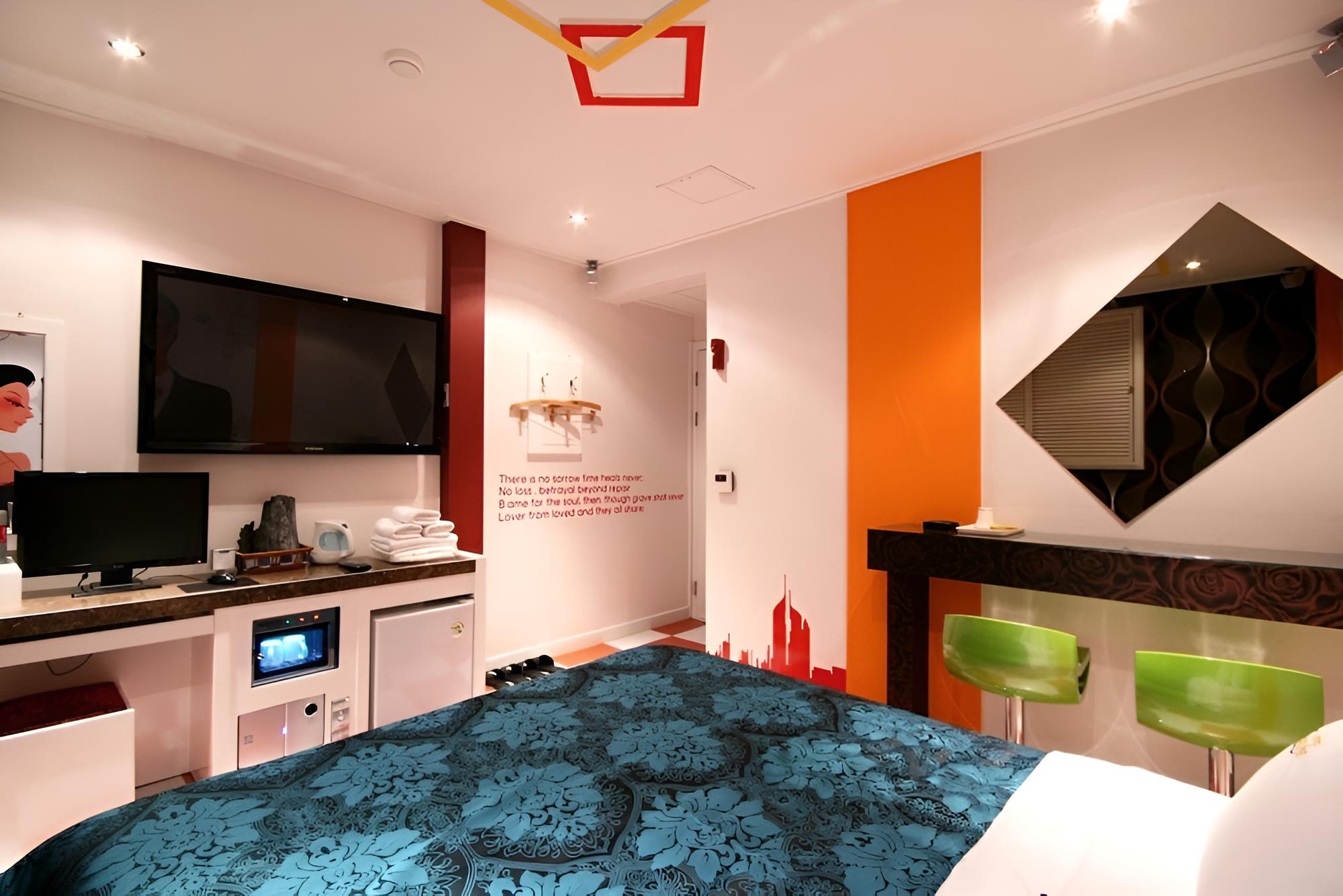 Standard Double Room, Smoking