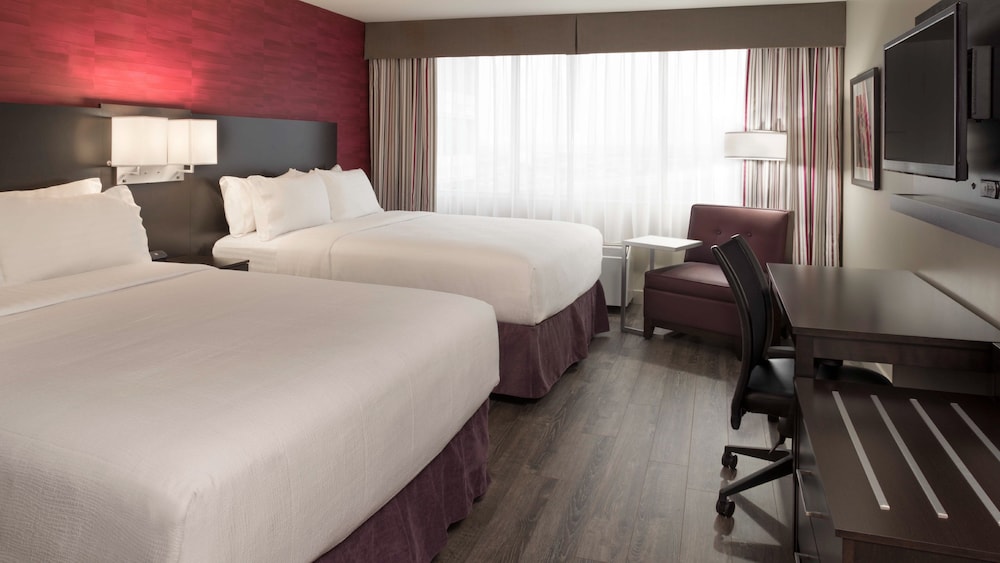 Standard Room, 2 Queen Beds (Airport View)