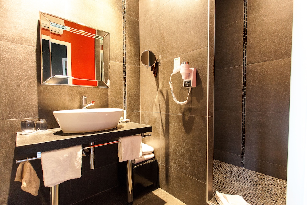 Executive Room - Photo 12