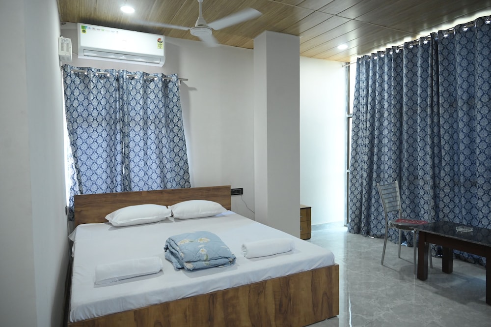 Deluxe Double or Twin Room, Hill View