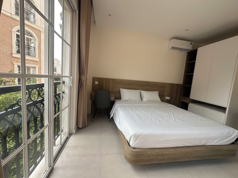 Standard Studio, Courtyard View