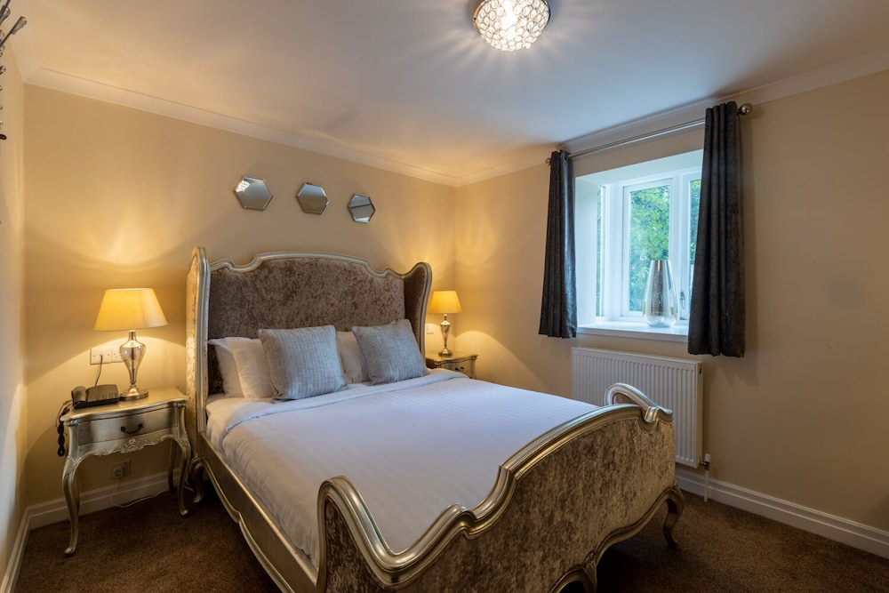 Junior Suite with Hot Tub (Adults Only) photo 2