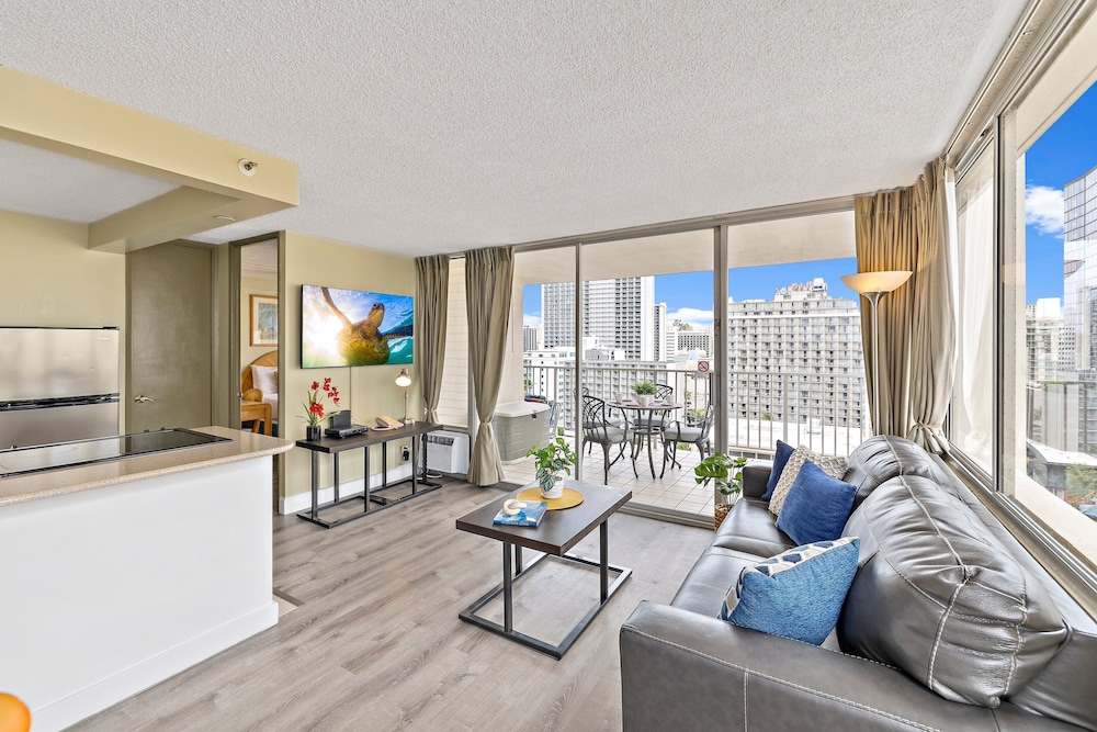 Pacific Monarch - 1 BR - Ocean & City Views: Design Apartment, 1 Bedroom, Balcony, Partial Sea View (0037) photo