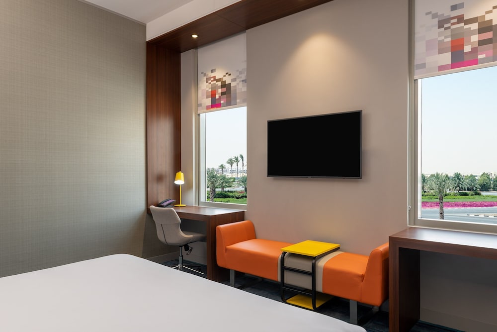 Room, 1 King Bed (Free bus to Expo Metro & DWC Airport) photo 2